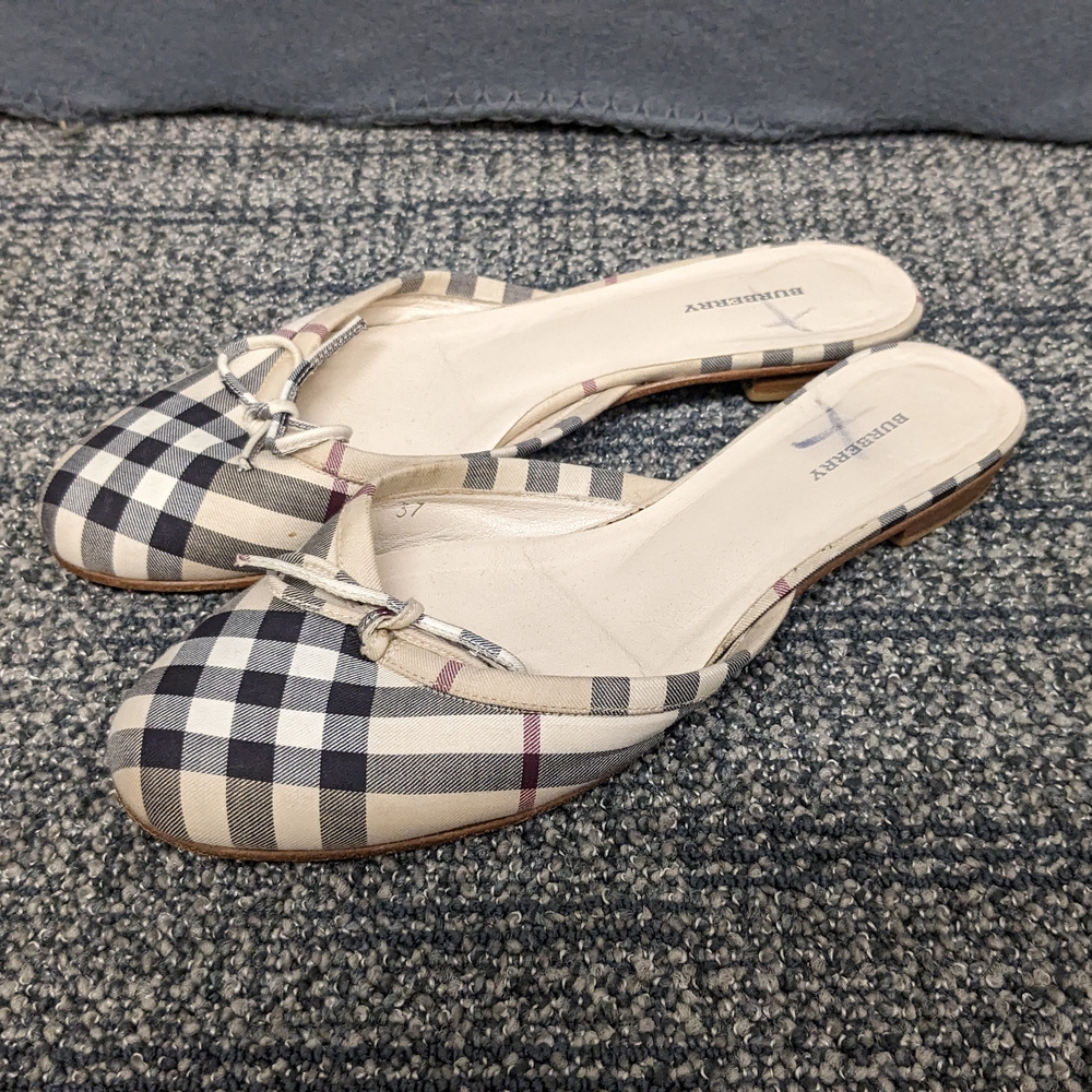 Burberry Checkered Flats in Black and Cream